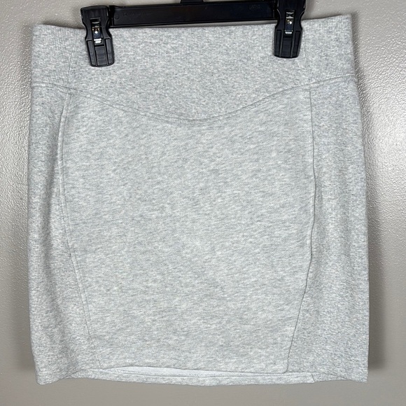Lululemon Scuba Skirt Medium - Picture 1 of 7